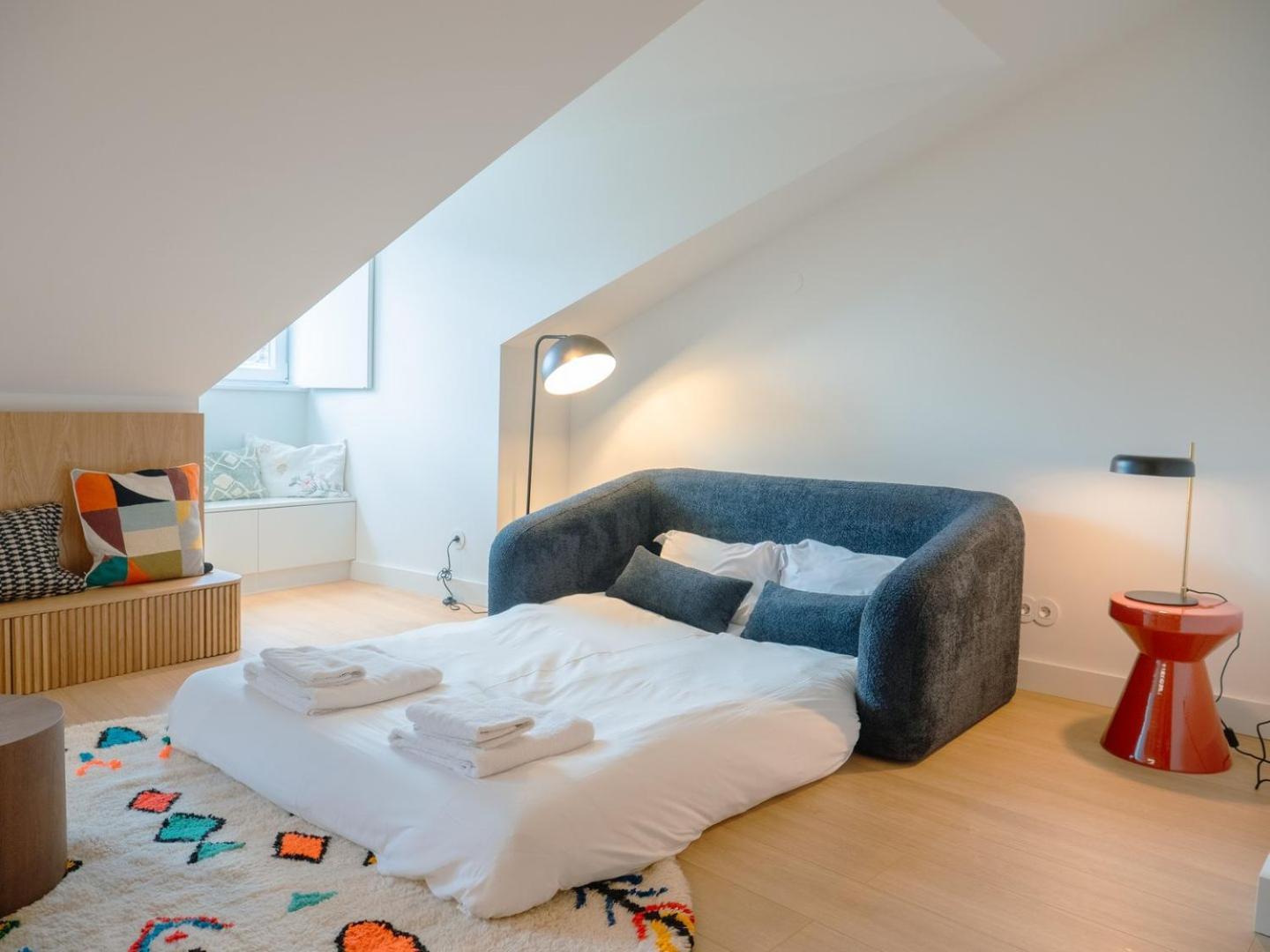 Chic 1br Duplex W/ac Santa Catarina | By Airnest Apartment Lisbon